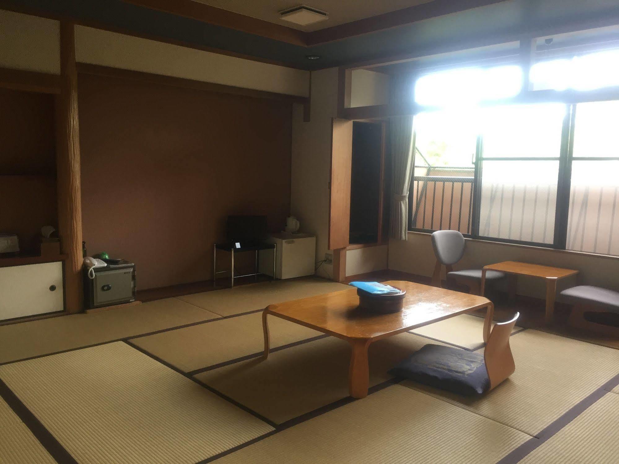 Hotel Enokiya Ryokan Yufu Zewnętrze zdjęcie