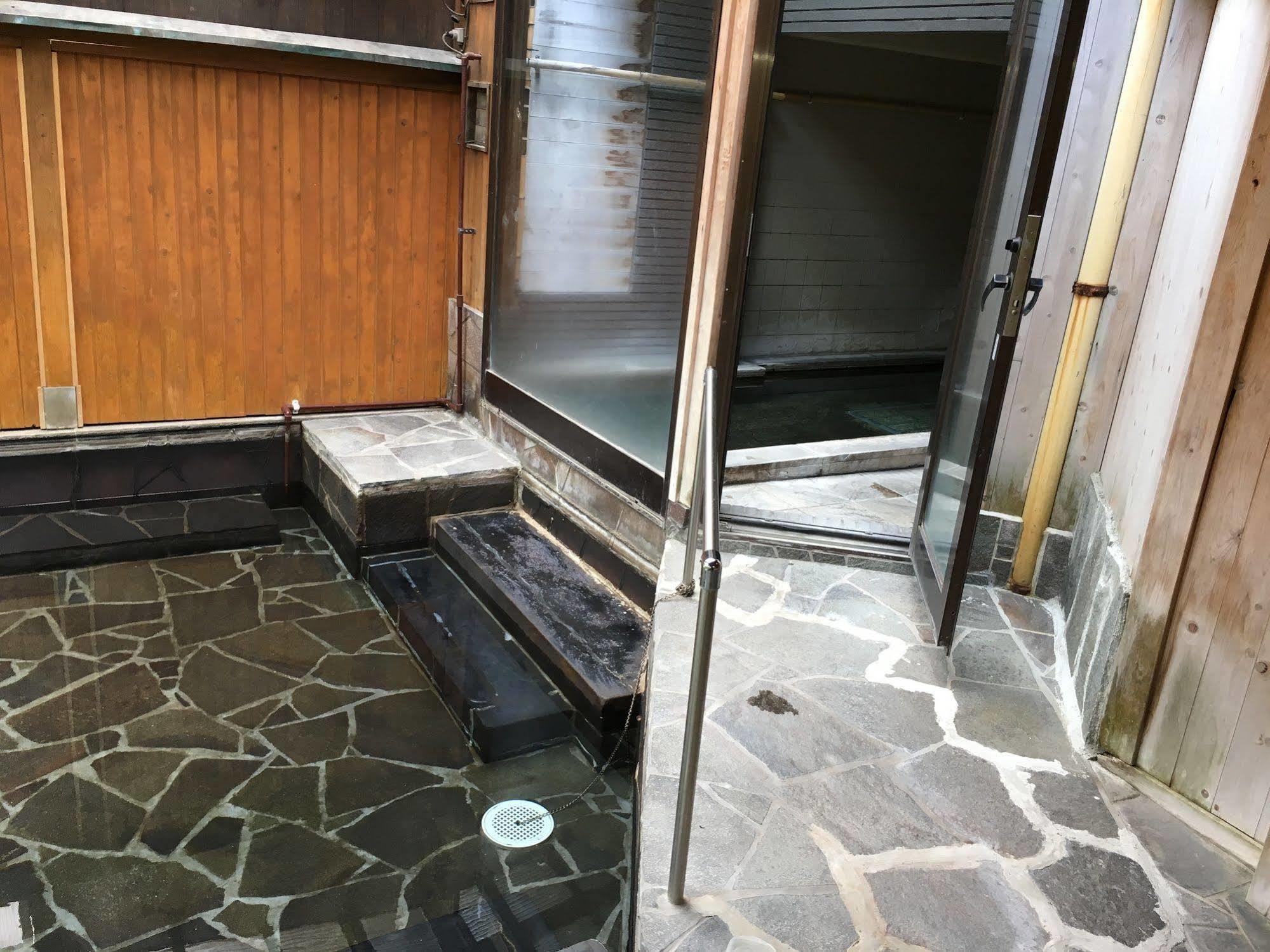 Hotel Enokiya Ryokan Yufu Zewnętrze zdjęcie